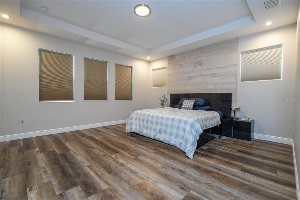 For Sale: $1,270,000 (5 beds, 3 baths, 3906 Square Feet)