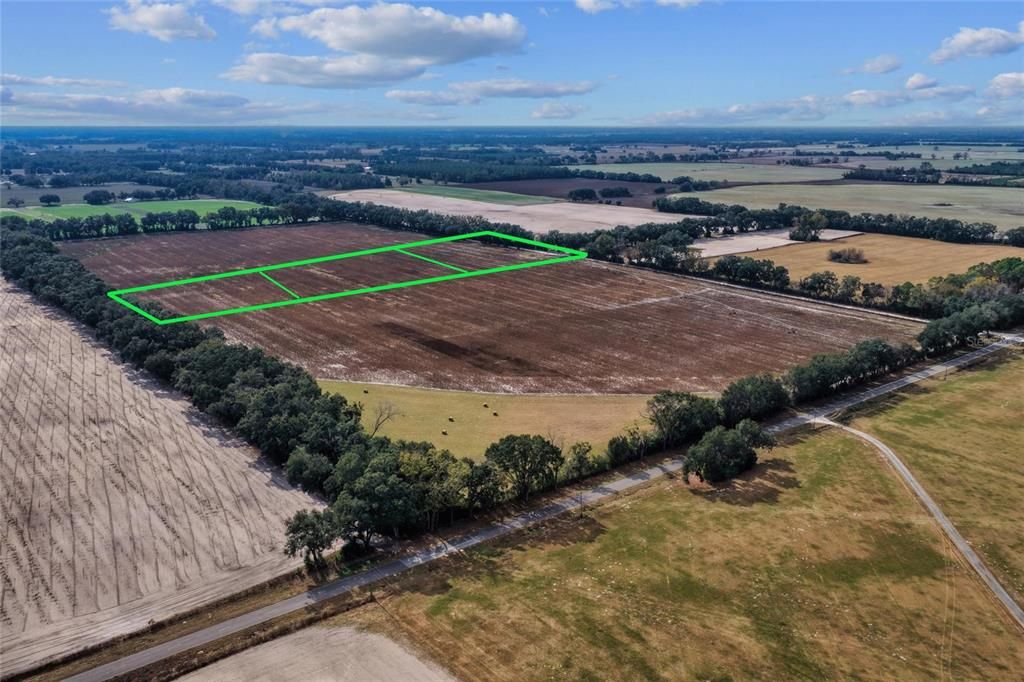 На продажу: $281,400 (20.10 acres)