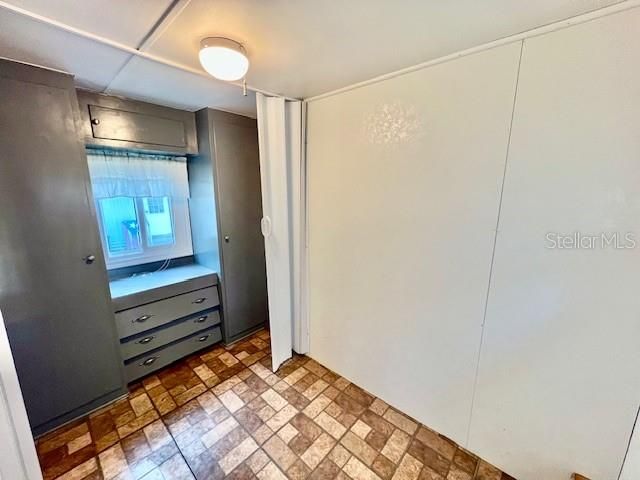 Activo con contrato: $1,200 (1 camas, 1 baños, 420 Pies cuadrados)