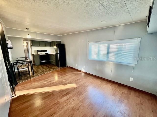 Activo con contrato: $1,200 (1 camas, 1 baños, 420 Pies cuadrados)