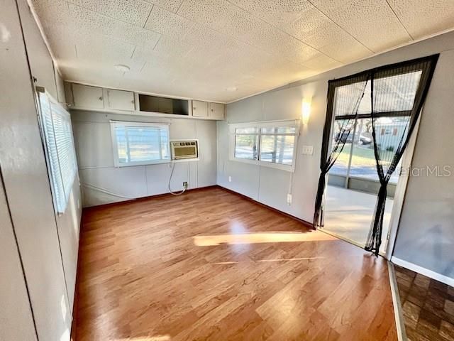 Activo con contrato: $1,200 (1 camas, 1 baños, 420 Pies cuadrados)