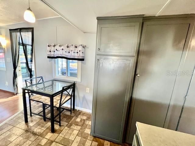 Activo con contrato: $1,200 (1 camas, 1 baños, 420 Pies cuadrados)