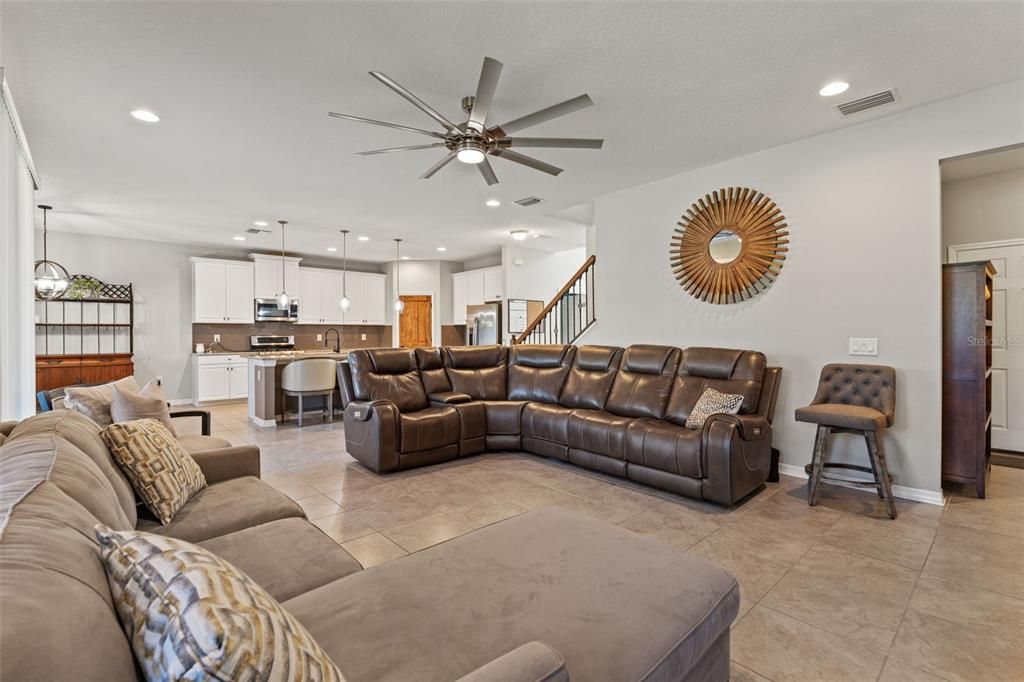 For Sale: $580,000 (5 beds, 3 baths, 3292 Square Feet)