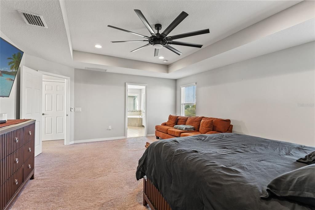 For Sale: $580,000 (5 beds, 3 baths, 3292 Square Feet)