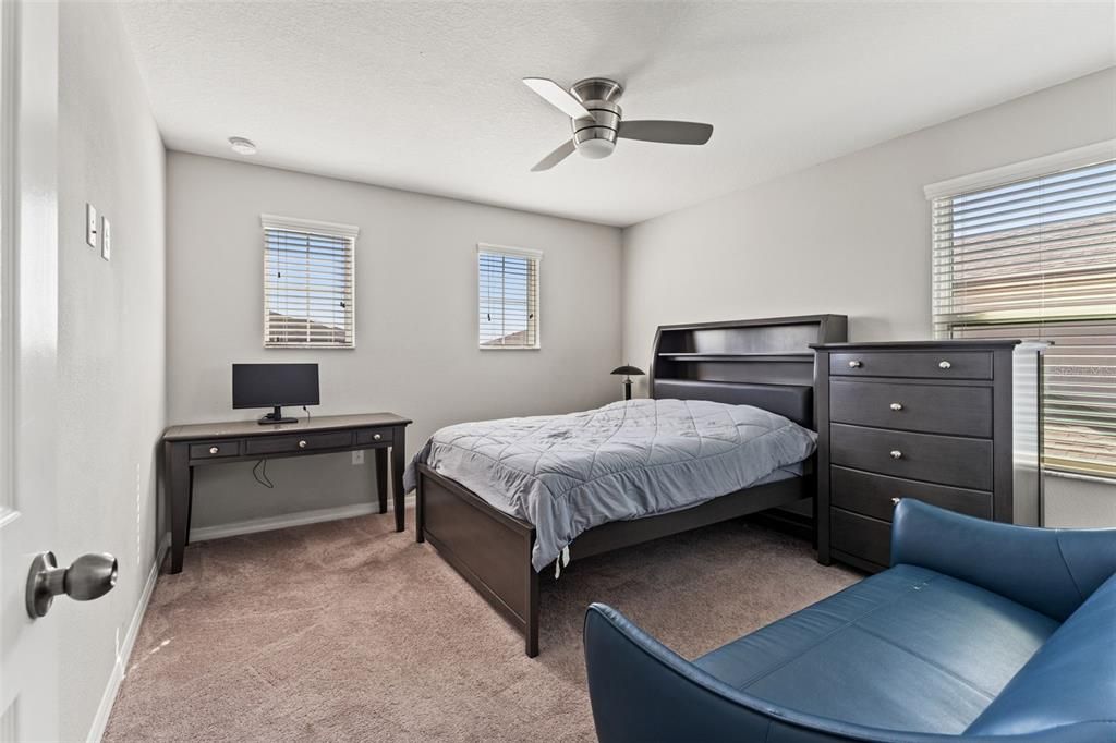 For Sale: $580,000 (5 beds, 3 baths, 3292 Square Feet)