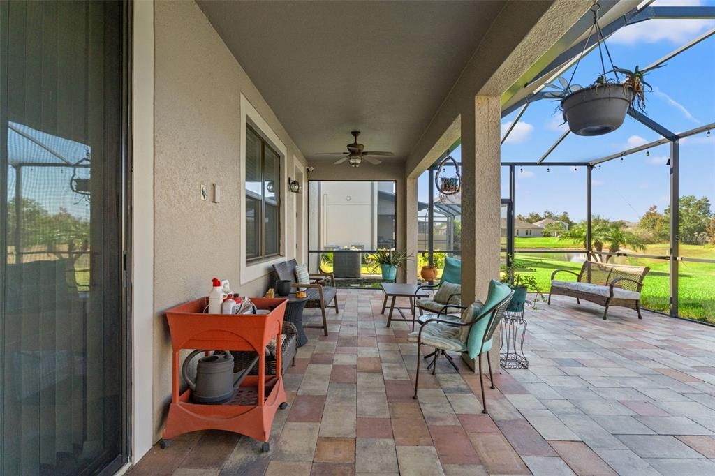 For Sale: $580,000 (5 beds, 3 baths, 3292 Square Feet)