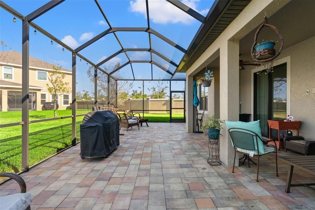 For Sale: $580,000 (5 beds, 3 baths, 3292 Square Feet)