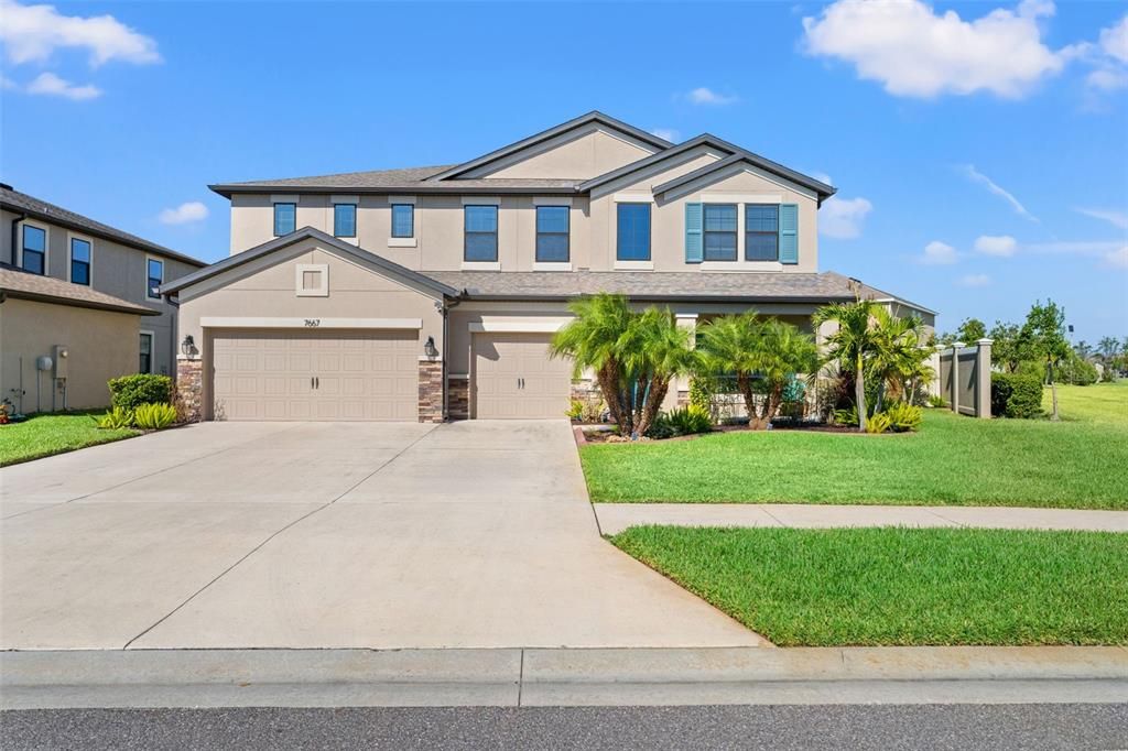 For Sale: $580,000 (5 beds, 3 baths, 3292 Square Feet)