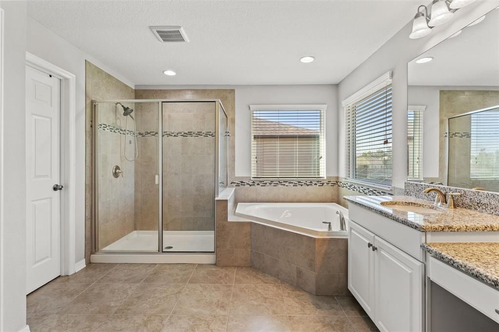 For Sale: $580,000 (5 beds, 3 baths, 3292 Square Feet)