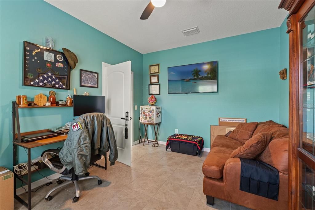 For Sale: $580,000 (5 beds, 3 baths, 3292 Square Feet)