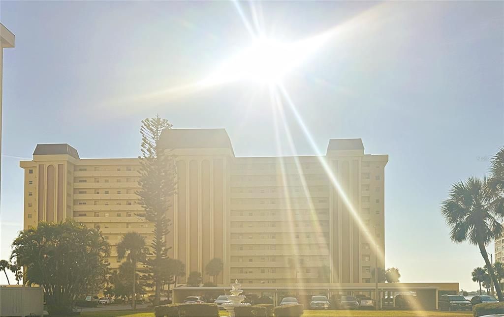 Active With Contract: $210,000 (1 beds, 1 baths, 815 Square Feet)