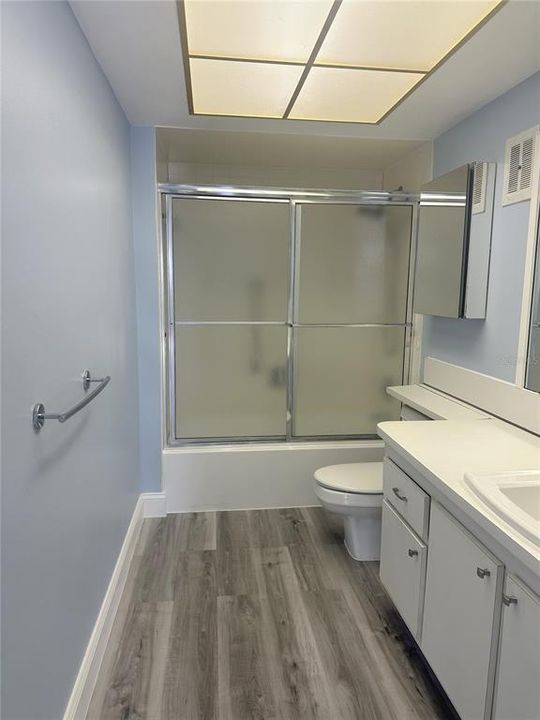 Active With Contract: $210,000 (1 beds, 1 baths, 815 Square Feet)