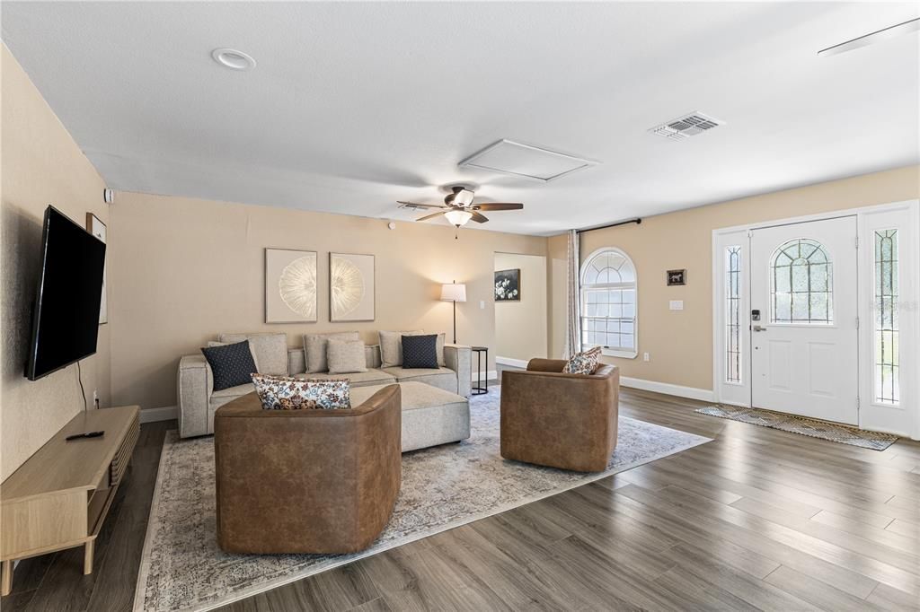 For Sale: $419,000 (4 beds, 2 baths, 2784 Square Feet)