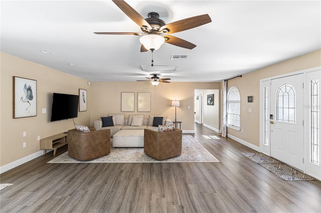 For Sale: $419,000 (4 beds, 2 baths, 2784 Square Feet)