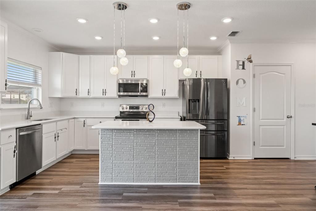 For Sale: $424,990 (3 beds, 2 baths, 2219 Square Feet)