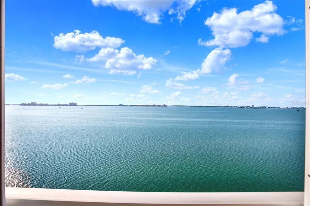 合同活跃: $379,000 (2 贝兹, 2 浴室, 1255 平方英尺)