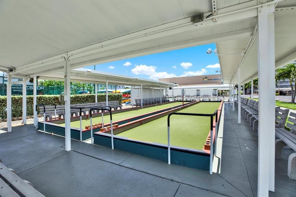 合同活跃: $379,000 (2 贝兹, 2 浴室, 1255 平方英尺)