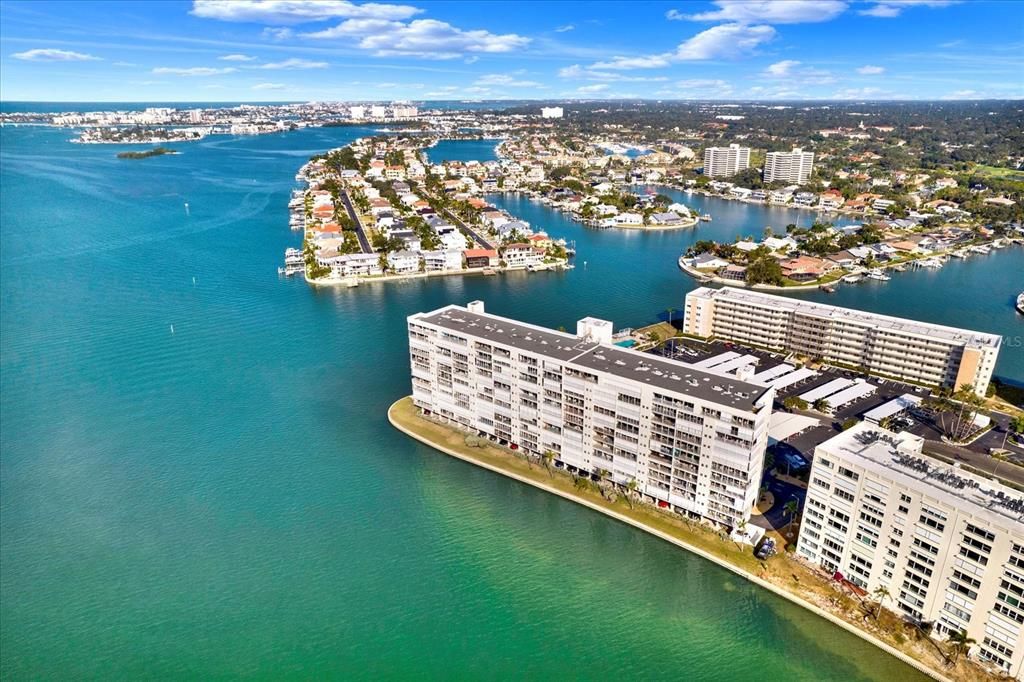 合同活跃: $379,000 (2 贝兹, 2 浴室, 1255 平方英尺)