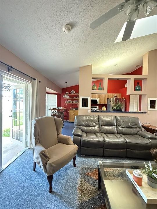 На продажу: $340,000 (3 спален, 2 ванн, 1440 Квадратных фут)