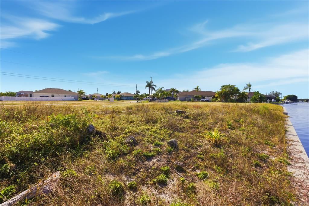 合同活跃: $340,000 (0.23 acres)