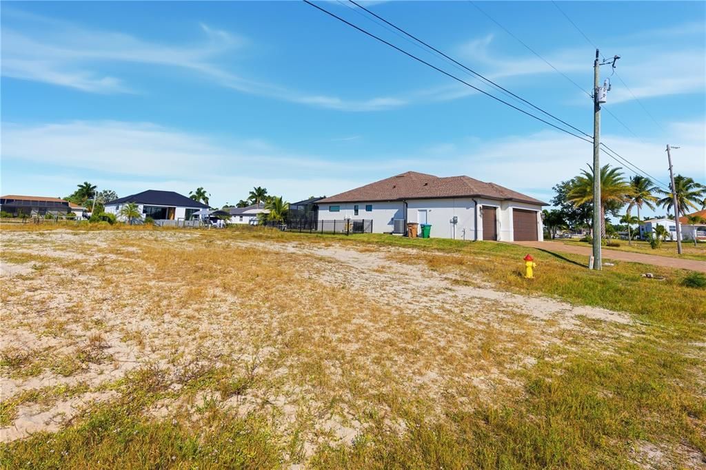 合同活跃: $340,000 (0.23 acres)