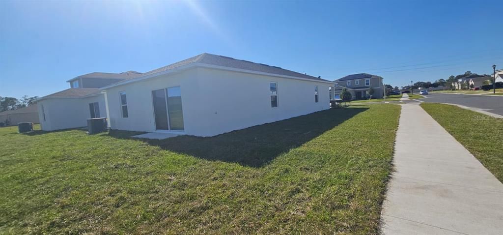 For Rent: $2,090 (3 beds, 2 baths, 1603 Square Feet)