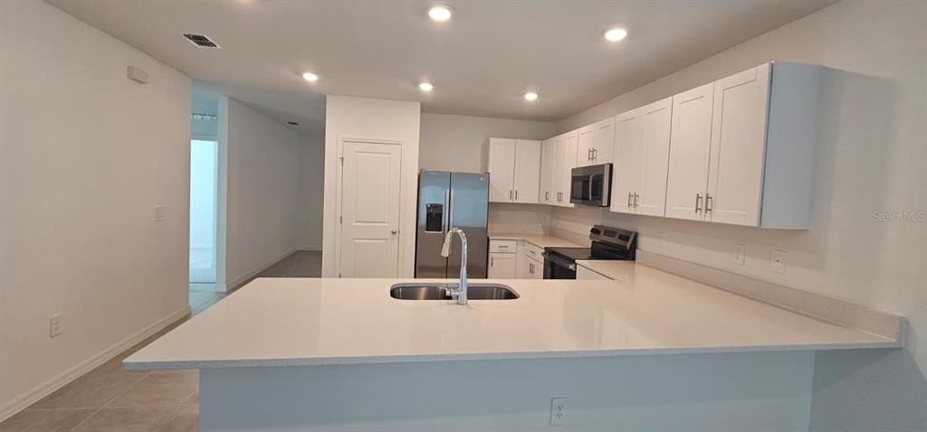 For Rent: $2,090 (3 beds, 2 baths, 1603 Square Feet)