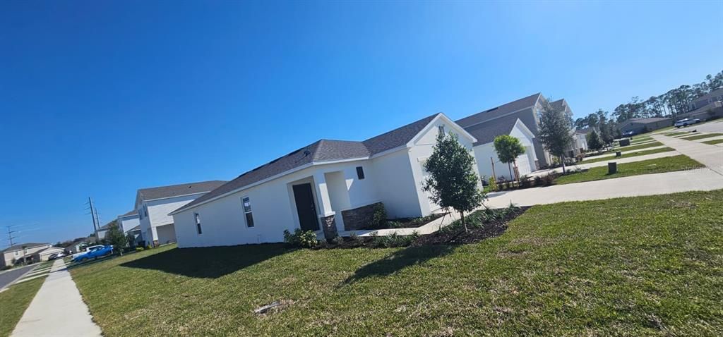 For Rent: $2,090 (3 beds, 2 baths, 1603 Square Feet)