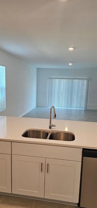 For Rent: $2,090 (3 beds, 2 baths, 1603 Square Feet)