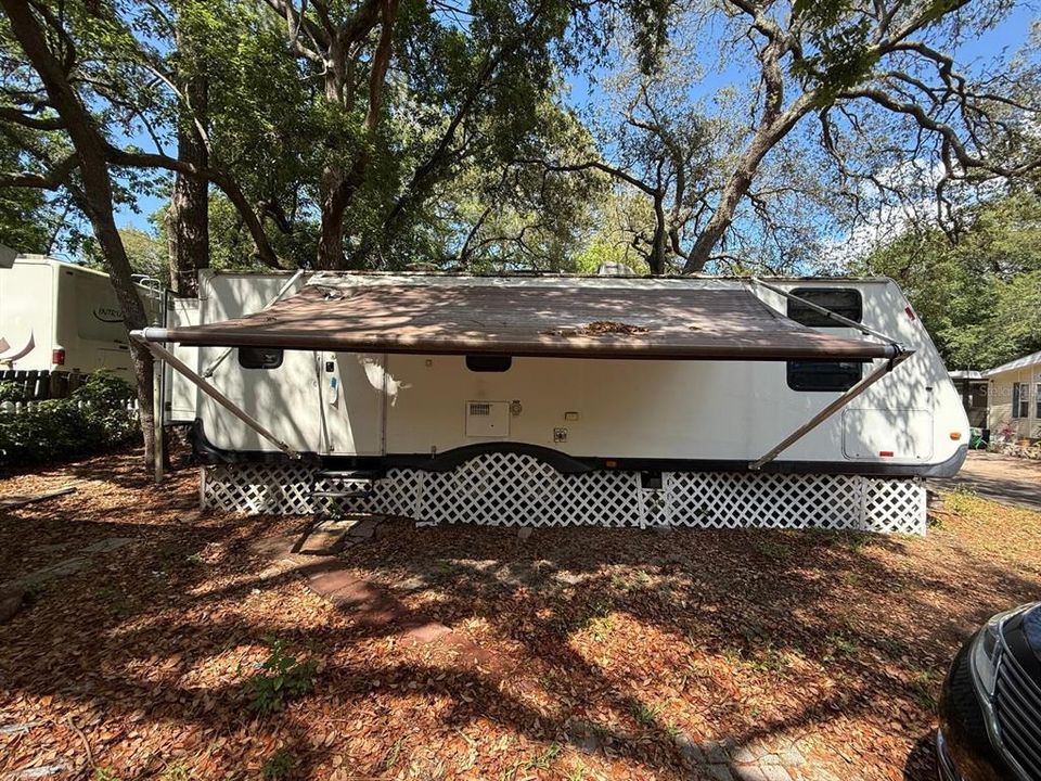 For Rent: $875 (1 beds, 1 baths, 310 Square Feet)