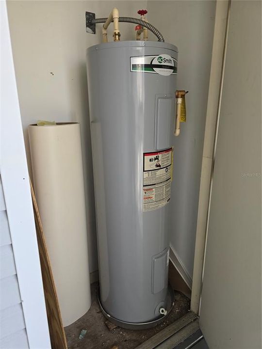 合同活跃: $147,000 (2 贝兹, 2 浴室, 1025 平方英尺)