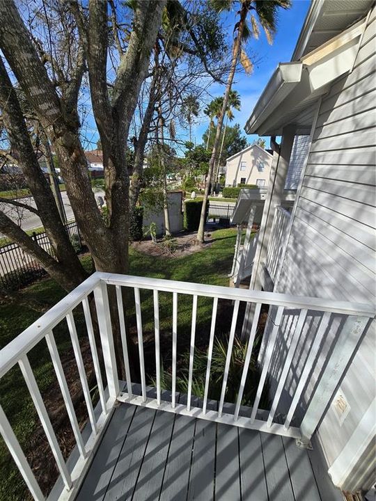 合同活跃: $147,000 (2 贝兹, 2 浴室, 1025 平方英尺)