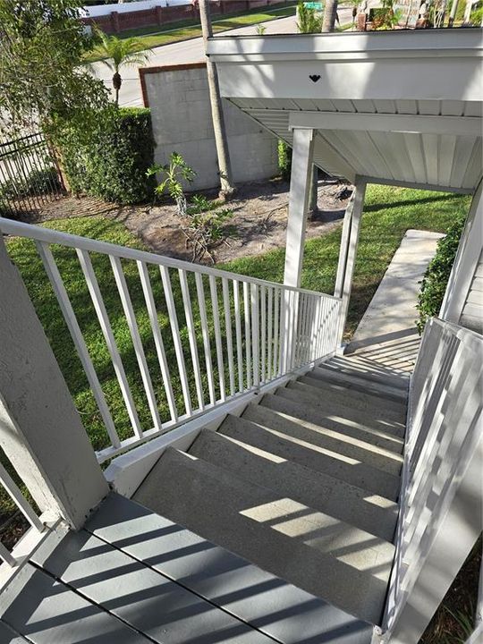 合同活跃: $147,000 (2 贝兹, 2 浴室, 1025 平方英尺)