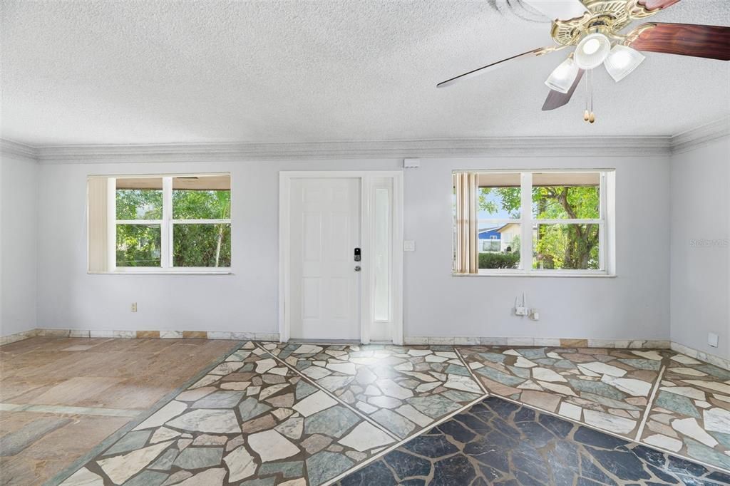 For Sale: $519,900 (3 beds, 3 baths, 2357 Square Feet)