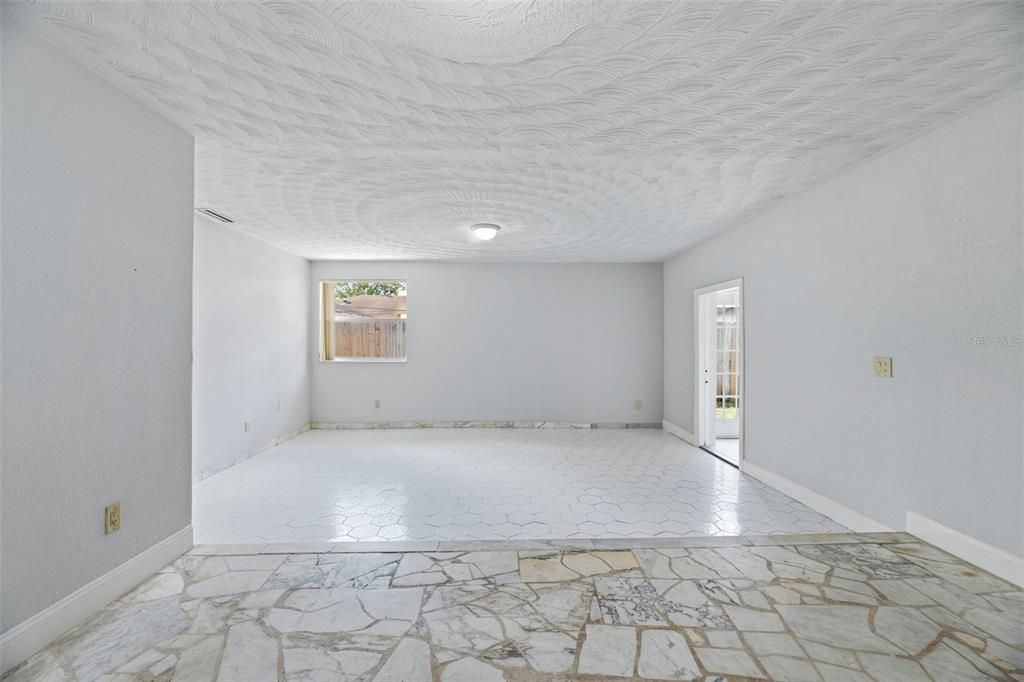 For Sale: $519,900 (3 beds, 3 baths, 2357 Square Feet)