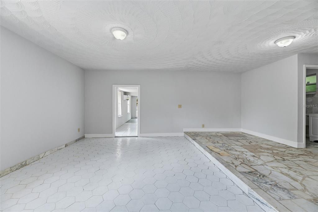 For Sale: $519,900 (3 beds, 3 baths, 2357 Square Feet)