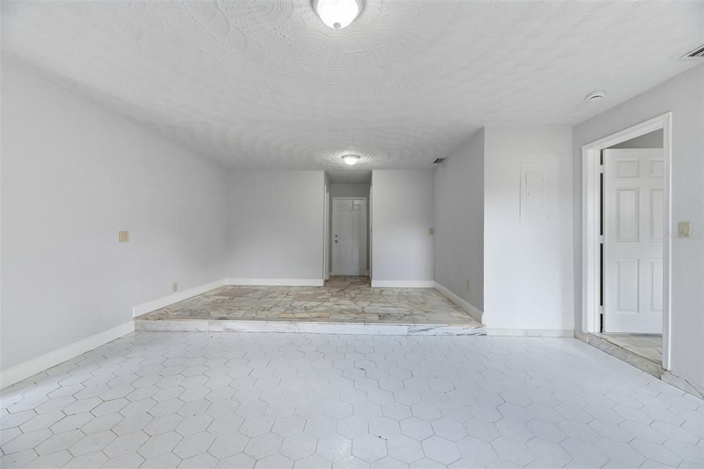 For Sale: $519,900 (3 beds, 3 baths, 2357 Square Feet)