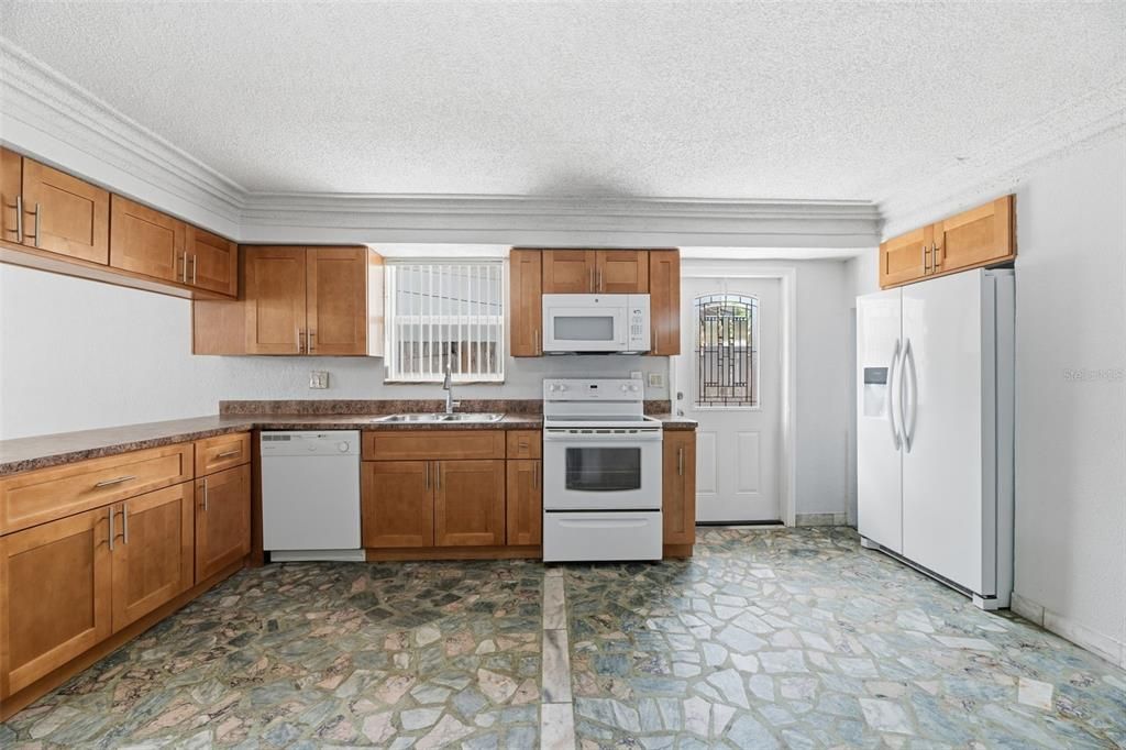 For Sale: $519,900 (3 beds, 3 baths, 2357 Square Feet)