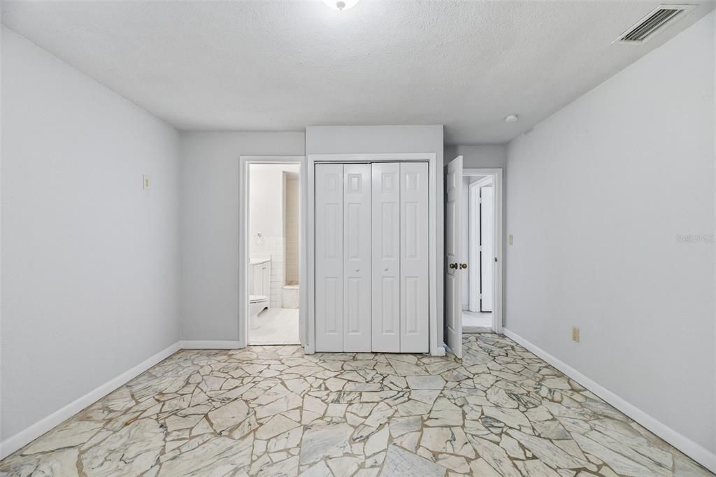 For Sale: $519,900 (3 beds, 3 baths, 2357 Square Feet)