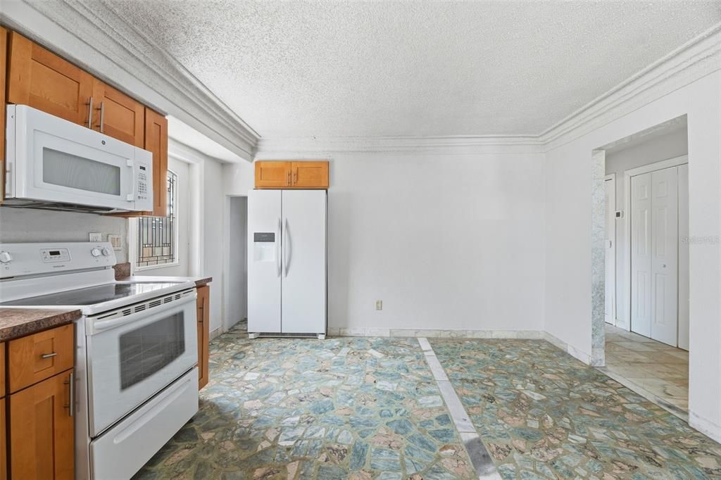 For Sale: $519,900 (3 beds, 3 baths, 2357 Square Feet)