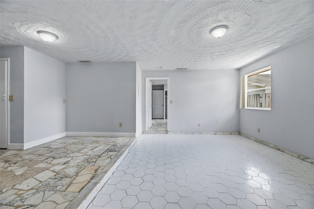 For Sale: $519,900 (3 beds, 3 baths, 2357 Square Feet)