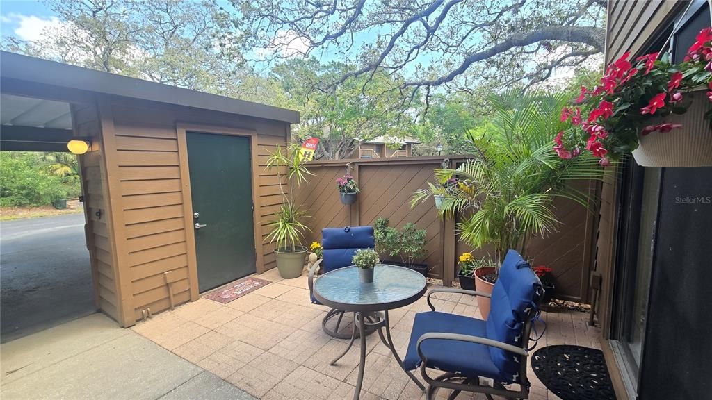 На продажу: $225,000 (2 спален, 2 ванн, 1050 Квадратных фут)