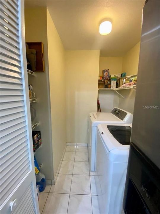 На продажу: $225,000 (2 спален, 2 ванн, 1050 Квадратных фут)