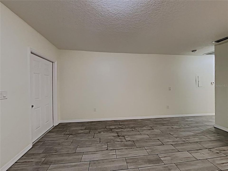 For Rent: $1,200 (1 beds, 1 baths, 650 Square Feet)
