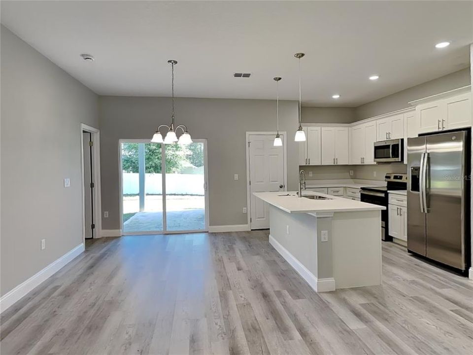 En Renta: $1,750 (4 camas, 2 baños, 1551 Pies cuadrados)