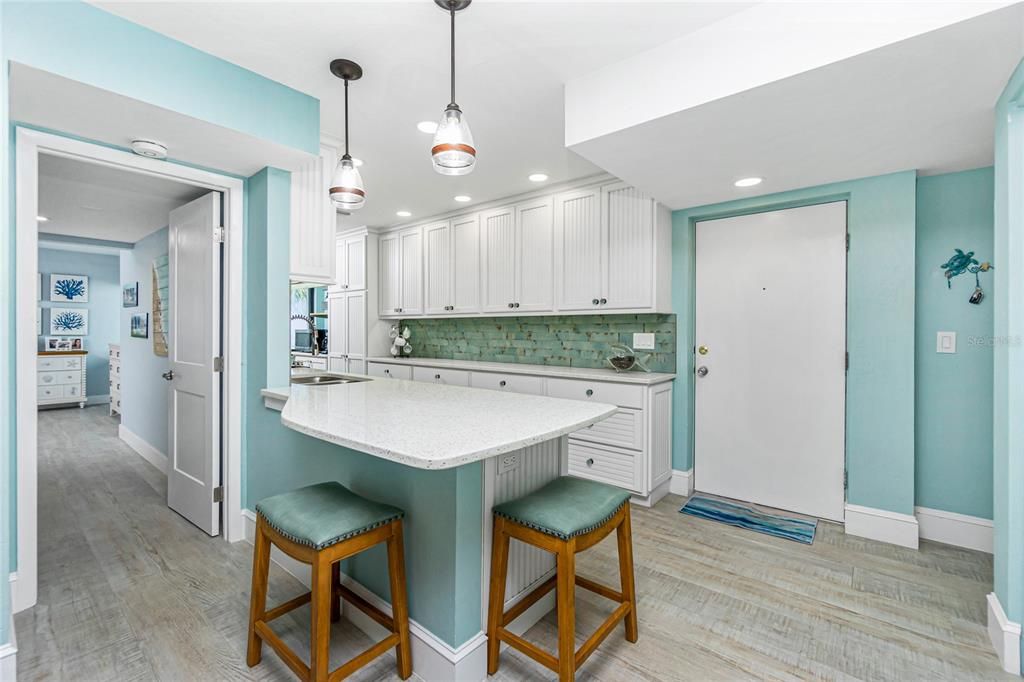 For Sale: $799,900 (3 beds, 3 baths, 1715 Square Feet)