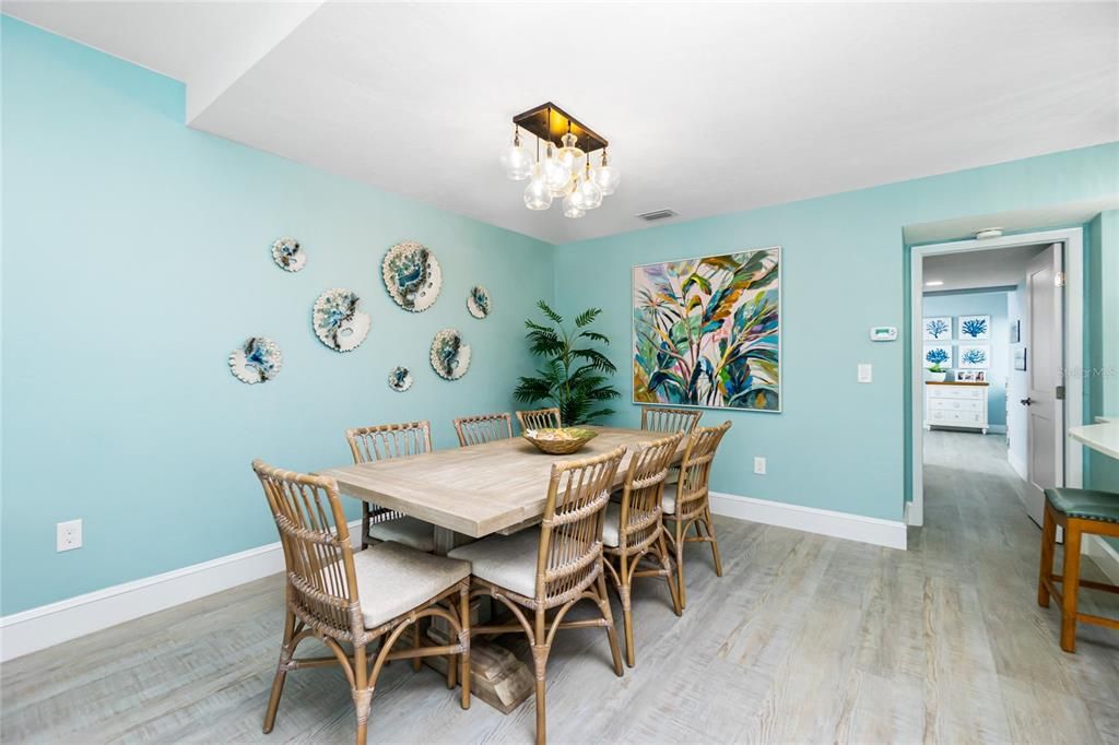 For Sale: $799,900 (3 beds, 3 baths, 1715 Square Feet)