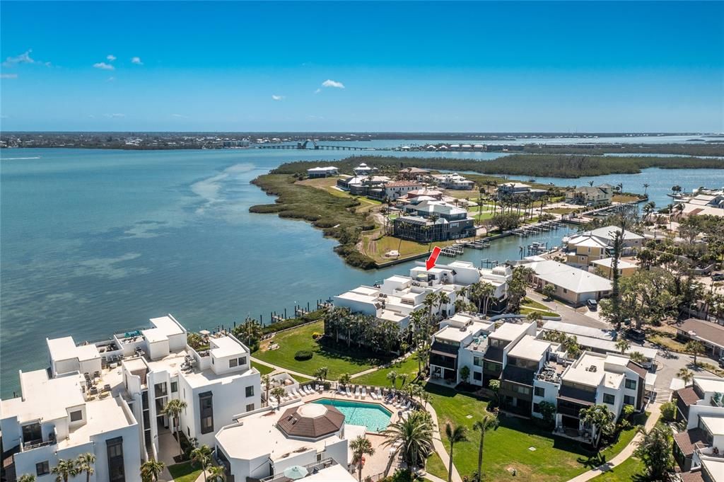 For Sale: $799,900 (3 beds, 3 baths, 1715 Square Feet)