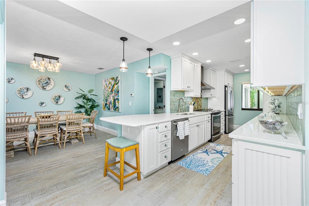 For Sale: $799,900 (3 beds, 3 baths, 1715 Square Feet)