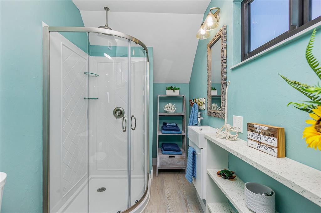 For Sale: $799,900 (3 beds, 3 baths, 1715 Square Feet)